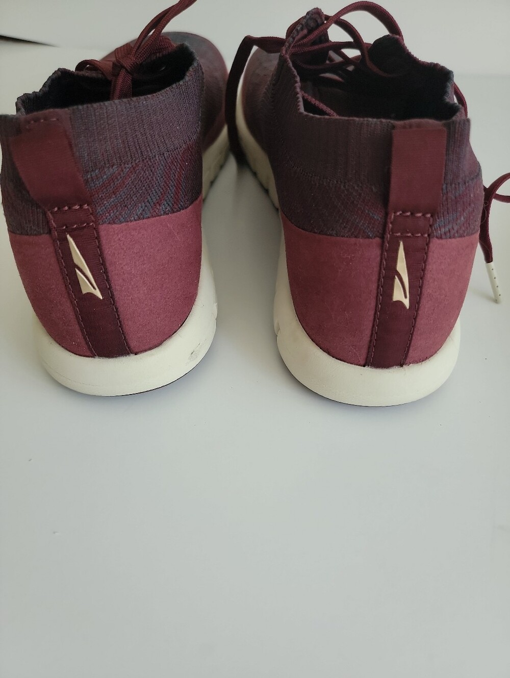 Altra Men's Knit Sneakers - Burgundy with White Sole 9.5 - Picture 11 of 11